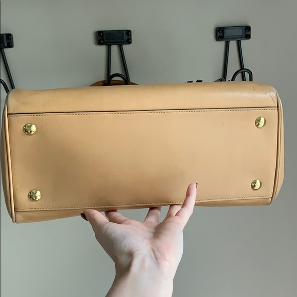 AUTHENTIC Tan Coach Barrel Bag - Picture 4 of 8